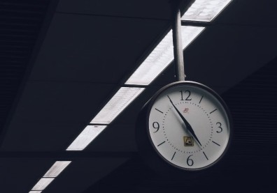 10+10+10思維模型│羅振宇：做決定前，先問問「這3個自己」