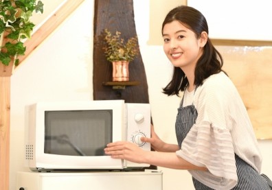 還在煮水燙青菜？用微波爐加熱更快速、營養，研究曝最佳料理時間