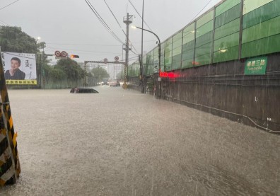 大雨襲北！內湖汐止一級淹水警戒，內湖一度287戶停電