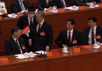 中共20大》胡錦濤被帶離場怎麼回事？BBC：可能不是意外