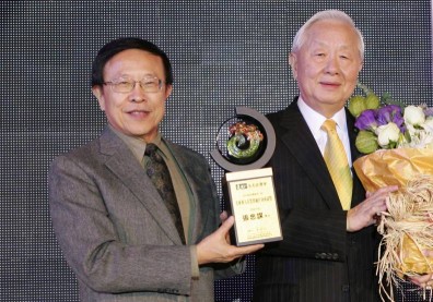 峰會演說的震撼！張忠謀九個條件打造台積電，「製造比核彈更有威力的晶片」