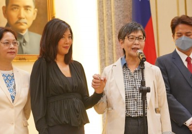 辭去新光醫院董事！新光第3代吳欣盈宣誓就職立委