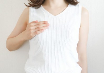 乳房纖維腺瘤和乳癌有關嗎？有哪些症狀要注意？醫師圖文懶人包解答