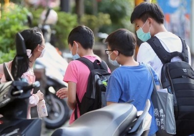 防疫鬆綁一次看！今起取消3劑令、確診者7+n上路