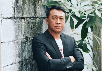 《一家子兒咕咕叫》游安順：中年失意的人生封閉，只是把家庭帶入更黑暗的漩渦