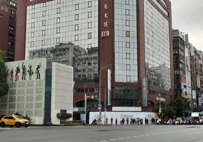 東區商圈持續換血！王道銀行退出44坪黃金三角店面