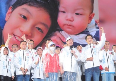 2022九合一選舉／懷孕的她落淚！選前之夜、蔣萬安、石舫亘壓軸放閃