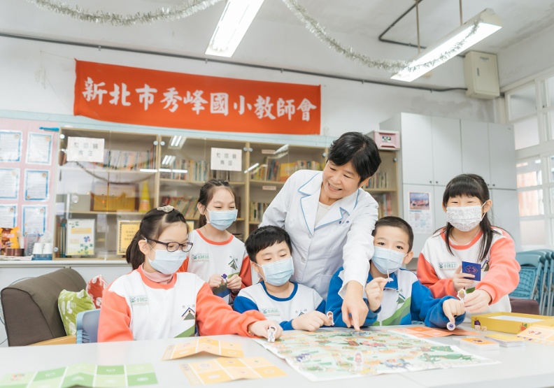 從象牙塔到小學校園，台灣癌症基金會如何創造「蔬果彩虹579」的科普奇蹟？