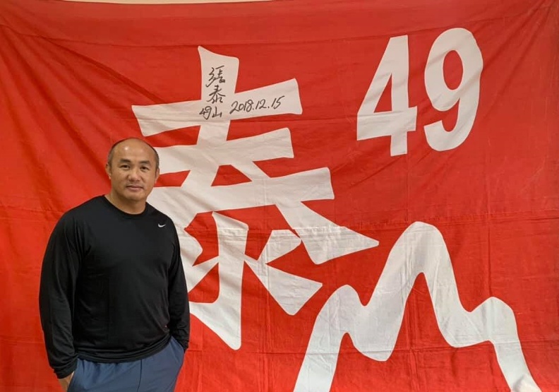 張泰山為何是「49號」？遲了20多年親揭背號的信念與堅持