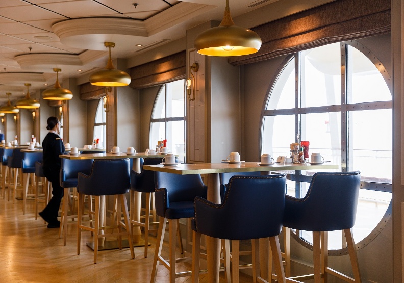 挪威奮進號擁有 24小時免費餐廳，是台灣同等級船型當中首見。雄獅旅遊提供