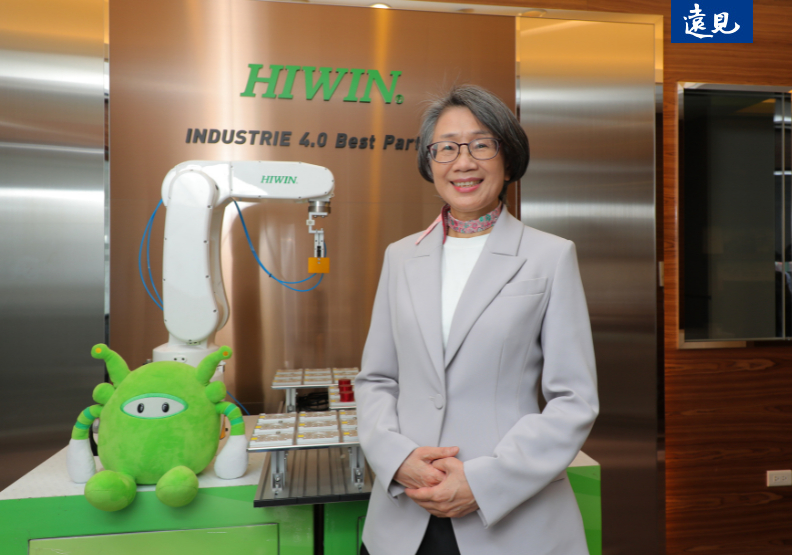 奪下本屆最佳女性CEO上市第一名的蔡惠卿，是精密機械上市公司第一位女性總經理，曾獲《富比士》（Forbes）雜誌評選為50位亞洲最有影響力女CEO。黃菁慧攝