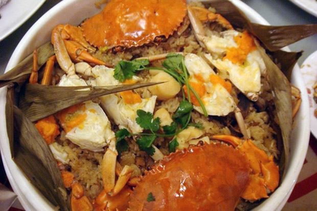 尿酸起伏大易痛風，常因暴飲暴食引起