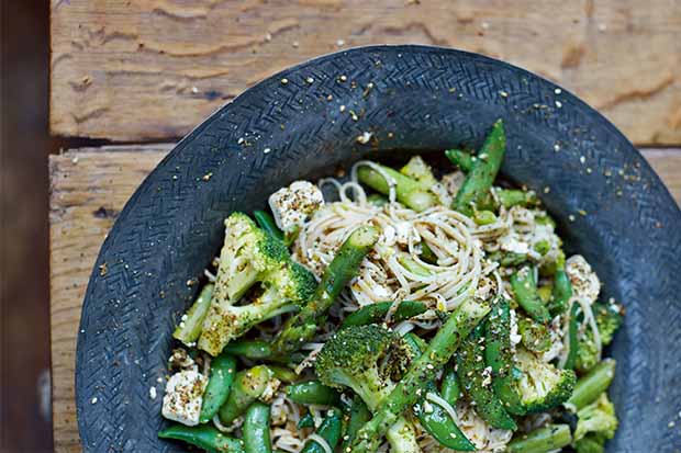 亞洲風綠蔬沙拉：豆腐、麵線與芝麻