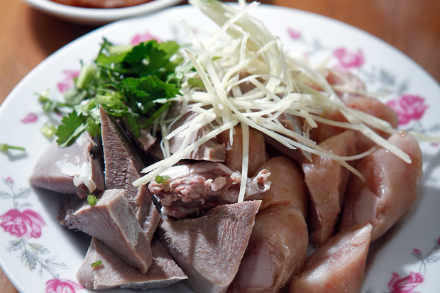 用滾水汆燙肉可去血水，但會變臭？