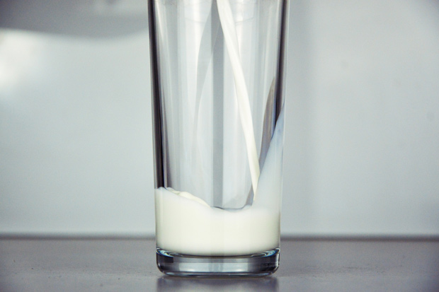 牛奶和乳製品對骨骼健康有益嗎？有害嗎？