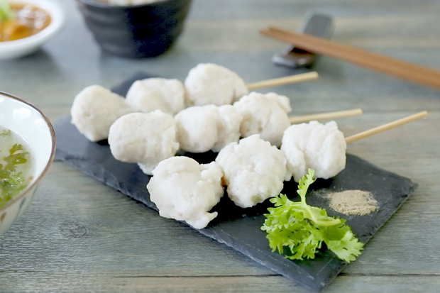 兩步驟做無添加火鍋料：Q彈手打魚丸
