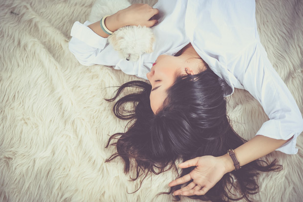 忘記不存在的睡眠黃金期吧！把握睡前兩小時