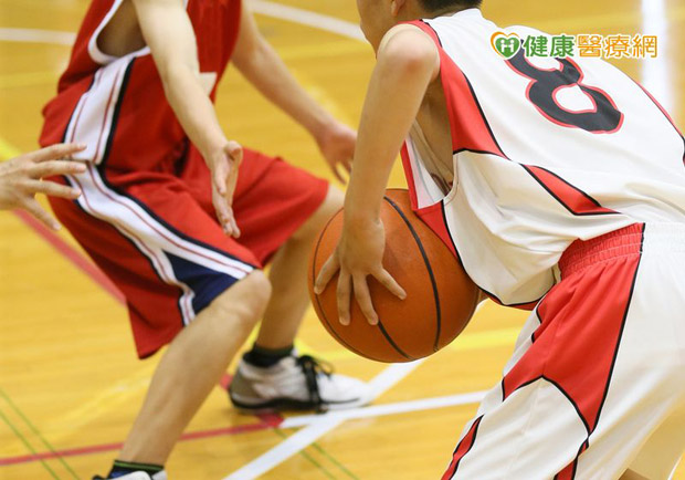 想打籃球飆高？！小心運動傷害