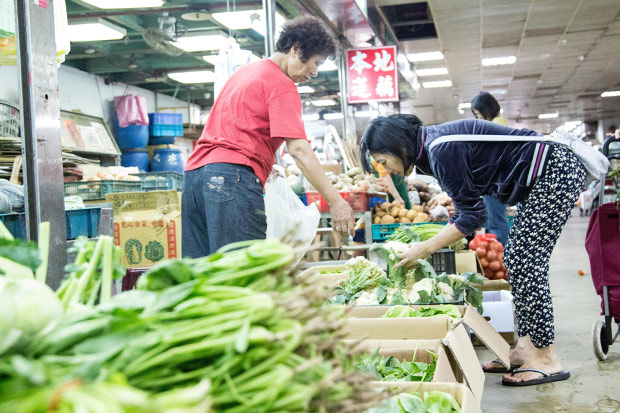 舒緩更年期不適有訣竅　中醫：吃黃、黑食物就對了！