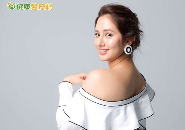 失聰的她是節目主持人！看聽損兒開創「聲」命奇蹟