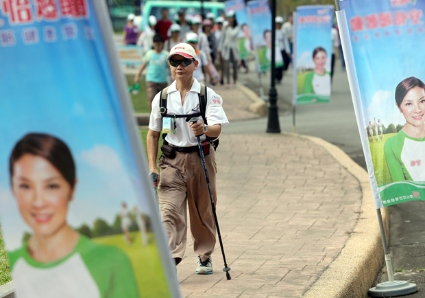 「北歐式健走」消耗熱量更大！新光醫院院長侯勝茂的養生方