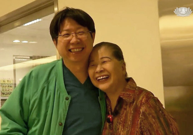 從家屬的角度出發，他是最願意花時間跟病人溝通的醫師