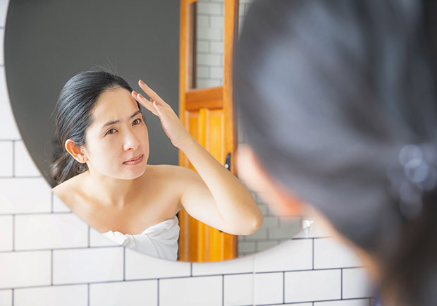洗完澡別急著穿衣！照鏡子可能發現這 12 種疾病