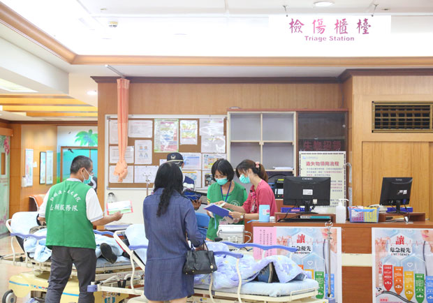 新年到急著出院過節，加國研究：小心狀況多