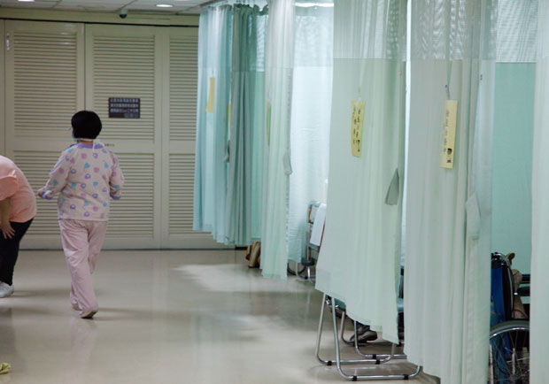 護理師是「和陰間使者打架的孩子」：只要病人有一點點可能，都會盡最大努力