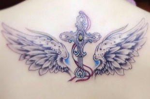 蟹足腫體質刺青，恐變浮雕