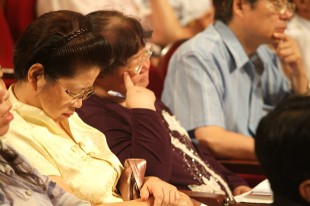 睡太少或睡過久，有害心臟健康