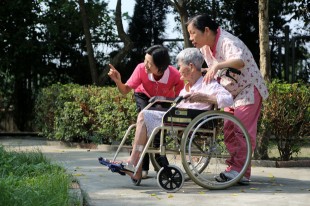 請教蔡總統：如何能建立「優質、平價的長照系統」？