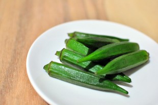 灌鈣骨本要當心，別同時吃菠菜、秋葵