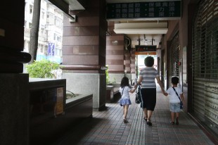 孝順的兒子，委屈的媳婦，氣勢凌人的婆婆