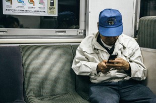 鋼索上的玻璃心：別輕忽男人的眼淚