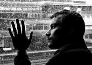 男兒有淚不輕彈？剛強外表背後的眼淚