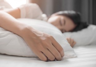 翻來覆去睡不著？圖解正確姿勢助一夜好眠