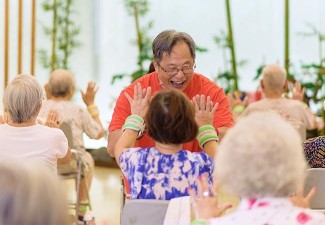 助高齡長者恢復身體活動力的 16 組超實用肌力訓練