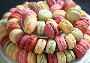 熬夜容易餓？專家：睡眠不足易受垃圾食物吸引