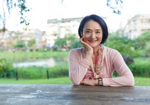 丈夫突逝、女兒憂鬱症... 譚艾珍：結解開了，人生才豁達