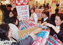 日本百圓商店營收3000億