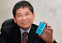 阿爸事業變股王