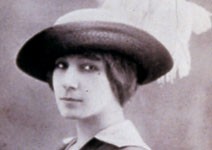 品味特刊：Lanvin 用柔情縫製女人魅力