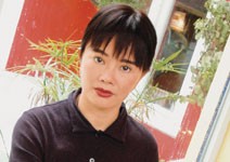 龍君兒，隱身食物間