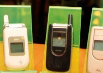 三雄夾擊，PHS雙模突圍﹗