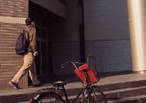 砸下500億躋身國際一流，是良性投資，還是教育怪獸？