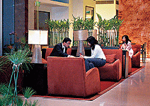 富豪都把錢交給誰管理？