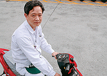光陽機車高級工程師 林建成「鎖頭」神功，反成機車賣點