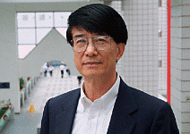 從台中小鎮躋身頂尖科學舞台 朱經武執著，把冷門變熱門