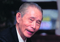 90歲的企業家 再次「閱讀」王永慶